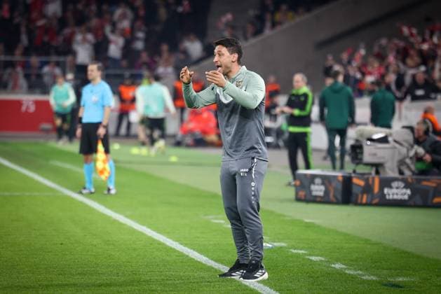 Co-coach Malik Fathi VfB Stuttgart coaches alongside, VfB Stuttgart vs Celtic Glasgow FC, Football, Men, UEFA Europa League, Season 2025 2026, Play off, Round 2 of 2, 26 02 2026 Stuttgart Baden Wuerttemberg Germany Copyright: xkolbert-press MartinxAgüerax