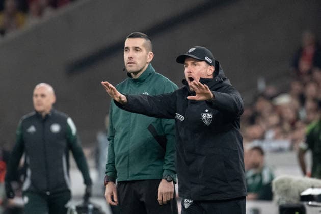 Sebastian Hoeness VfB Stuttgart, Head Coach , Frustration, gestures left, 4 Official Milos Gigovic BIH , GER, VfB Stuttgart vs Celtic FC Glasgow, Football, UEFA Europa League, Men, Play Offs Second Leg, Season 2025 2026, 26 02 2026, GER, VfB Stuttgart vs Celtic FC Glasgow, Football, UEFA Europa League, Men, Play Offs Second Leg, Season 2025 2026, 26 02 2026 Stuttgart Copyright: xEibner-Pressefoto WolfgangxFrankx EP_WFK