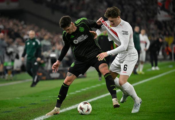 duel, action Tomas Cvancara Celtic Glasgow FC 11 vs Angelo Stiller VfB Stuttgart 06 shirt pull VfB Stuttgart vs Celtic Glasgow FC EUROPA LEAGUE EL 26 02 2026 DFL REGULATIONS PROHIBIT ANY USE OF PHOTOGRAPHS AS IMAGE SEQUENCES AND OR QUASI VIDEO VfB Stuttgart vs Celtic Glasgow FC EL