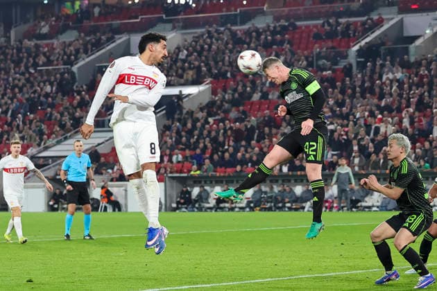 Tiago Tomas, Tiago Tomas VfB Stuttgart, 08 and Callum McGregor Celtic Glasgow, 42 in header duel , Germany, Football, UEFA Europa League, Play offs, 2025 2026, VfB Stuttgart vs Celtic Glasgow, 26 02 2026, Stuttgart MHP Arena Germany Copyright: xGrantxHubbsx