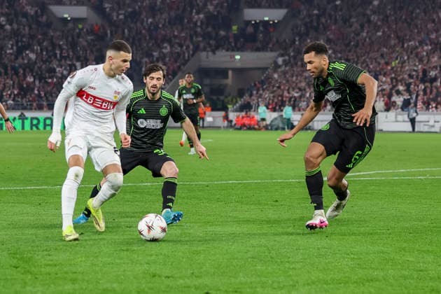 Badredine Bouanani VfB Stuttgart, 27 , Marcelo Saracchi Celtic Glasgow, 36 and Auston Trusty Celtic Glasgow, 06 fighting for the ball , Germany, Football, UEFA Europa League, Play offs, 2025 2026, VfB Stuttgart vs Celtic Glasgow, 26 02 2026, Stuttgart MHP Arena Germany Copyright: xGrantxHubbsx