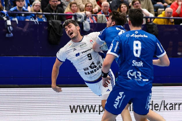 26 02 2026, xKWIx, Handball, DAIKIN Handball Bundesliga, TBV Lemgo Lippe Handball Sport Verein Hamburg, PHOENIX CONTACT Arena Jacob Lassen Handball Sport Verein Hamburg 9 screams while throwing Photo xKamilxWilkowskixPressefotoKochx NRW Germany