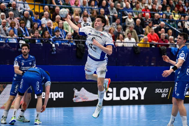 26 02 2026, xKWIx, Handball, DAIKIN Handball Bundesliga, TBV Lemgo Lippe Handball Sport Verein Hamburg, PHOENIX CONTACT Arena Elias Kofler Handball Sport Verein Hamburg 6 at the throw Photo xKamilxWilkowskixPressefotoKochx NRW Germany