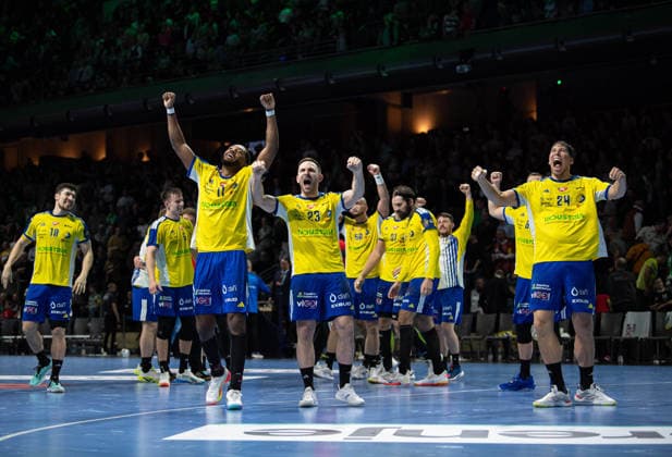 Handball, Men, Season 2025 2026, Champions League Group A, Matchday 12 , Füchse Berlin Industria Kielce, f l Benoit Kounkoud Kielce , Arkadiusz Jacek Moryto Kielce , Daniel Dujshebaev Kielce , Cheering after the final whistle, 26 02 2026, Copyright: xSebastianxRäppold MatthiasxKochx