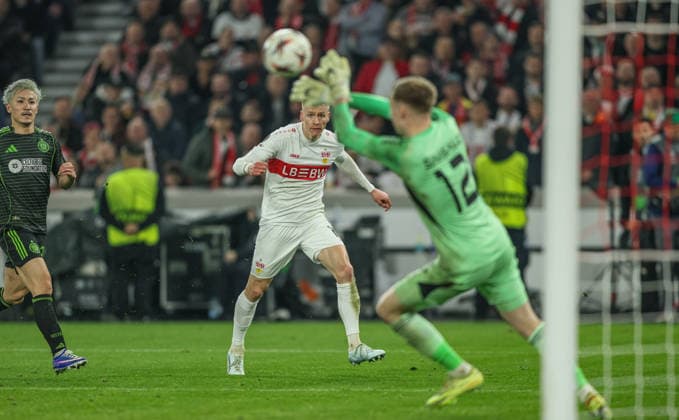 GER, Stuttgart, VfB Stuttgart vs Celtic Glasgow, Europa League, Football, UEFA, Season 2025 2026, MHP Arena, Playoffs, Second leg in picture Chris Führich VfB Stuttgart 10 , Goal kick DFB DFL REGULATIONS PROHIBIT ANY USE OF PHOTOGRAPHS AS IMAGE SEQUENCES AND OR QUASI VIDEO, 26 02 2026 Copyright: HMBxMedia HendrikxHamelau