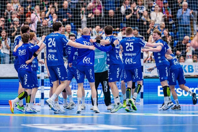 The team of TBV Lemgo Lippe cheers after 39 32 victory GER, TBV Lemgo Lippe vs Handball Sport Verein Hamburg, Handball, 1 Bundesliga, 23 Matchday, Season 2025 2026, 26 02 2026 GER, TBV Lemgo Lippe vs Handball Sport Verein Hamburg, Handball, 1 Bundesliga, 23 Matchday, Season 2025 2026, 26 02 2026 Lemgo Copyright: xEibner-Pressefoto JanxRollingerx EP_JSK