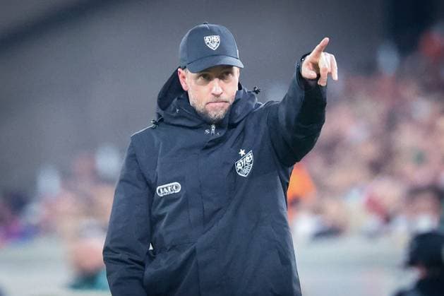 Head coach Sebastian Hoeness VfB Stuttgart gives instructions to the team, VfB Stuttgart vs Celtic Glasgow FC, Football, Men, UEFA Europa League, Season 2025 2026, Play off, Round 2 of 2, 26 02 2026 Stuttgart Baden Wuerttemberg Germany Copyright: xkolbert-press MartinxAgüerax