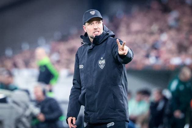 Head coach Sebastian Hoeness VfB Stuttgart gives instructions to the team, VfB Stuttgart vs Celtic Glasgow FC, Football, Men, UEFA Europa League, Season 2025 2026, Play off, Round 2 of 2, 26 02 2026 Stuttgart Baden Wuerttemberg Germany Copyright: xkolbert-press MartinxAgüerax