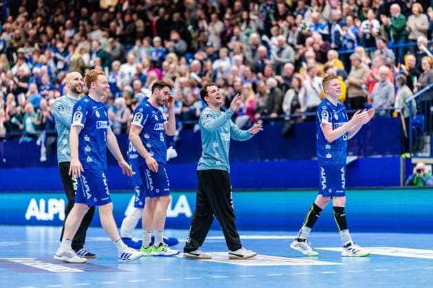 The team of TBV Lemgo Lippe cheers after 39 32 victory GER, TBV Lemgo Lippe vs Handball Sport Verein Hamburg, Handball, 1 Bundesliga, 23 Matchday, Season 2025 2026, 26 02 2026 GER, TBV Lemgo Lippe vs Handball Sport Verein Hamburg, Handball, 1 Bundesliga, 23 Matchday, Season 2025 2026, 26 02 2026 Lemgo Copyright: xEibner-Pressefoto JanxRollingerx EP_JSK