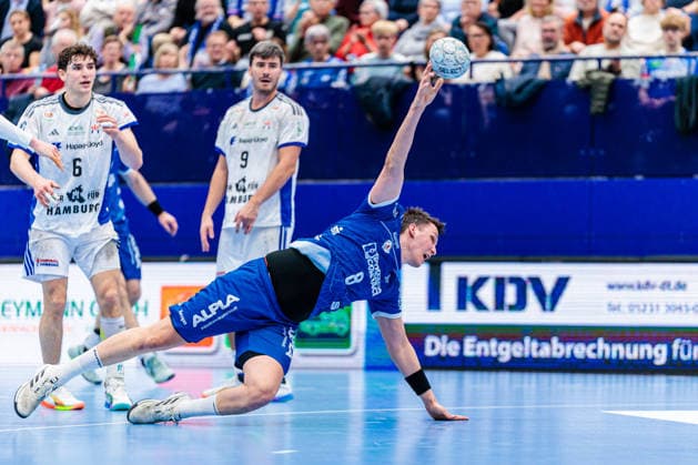 Frederik Simak TBV Lemgo Lippe, 08 in goal throw GER, TBV Lemgo Lippe vs Handball Sport Verein Hamburg, Handball, 1 Bundesliga, 23 Matchday, Season 2025 2026, 26 02 2026 GER, TBV Lemgo Lippe vs Handball Sport Verein Hamburg, Handball, 1 Bundesliga, 23 Matchday, Season 2025 2026, 26 02 2026 Lemgo Copyright: xEibner-Pressefoto JanxRollingerx EP_JSK