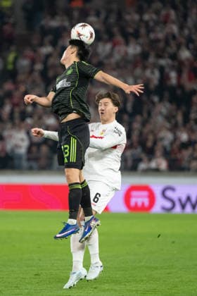 from left in header duel Hyunjun Yang Celtic Glasgow, 13 , Angelo Stiller VfB Stuttgart, 06 GER, VfB Stuttgart vs Celtic FC Glasgow, Football, UEFA Europa League, Men, Play Offs second leg, Season 2025 2026, 26 02 2026, GER, VfB Stuttgart vs Celtic FC Glasgow, Football, UEFA Europa League, Men, Play Offs second leg, Season 2025 2026, 26 02 2026 Stuttgart Copyright: xEibner-Pressefoto WolfgangxFrankx EP_WFK
