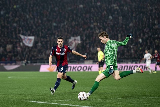 260226 Goalkeeper Mathias Dyngeland of Brann during the UEFA Europa League football match between Bologna and Brann on February 26, 2026 in Bologna Photo Marius Simensen BILDBYRAN COP 238 MM0058 bbeng fotboll football soccer fotball uefa europa league brann bologna  Copyright: MARIUSxSIMENSEN BB260226ZZ006
