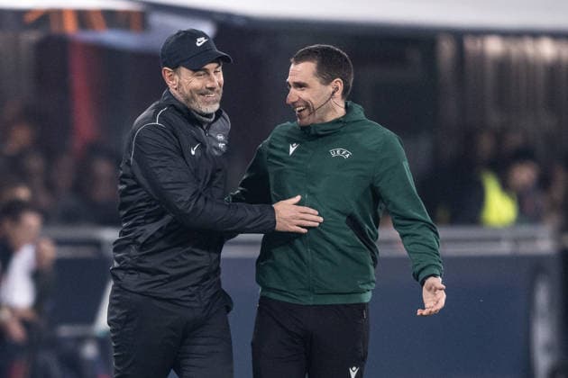 260226 Head coach Freyr Alexandersson of Brannof Brann Bastien Dechepy, fourth official during the UEFA Europa League football match between Bologna and Brann on February 26, 2026 in Bologna Photo Marius Simensen BILDBYRAN COP 238 MM0058 bbeng fotboll football soccer fotball uefa europa league brann bologna  Copyright: MARIUSxSIMENSEN BB260226ZY016