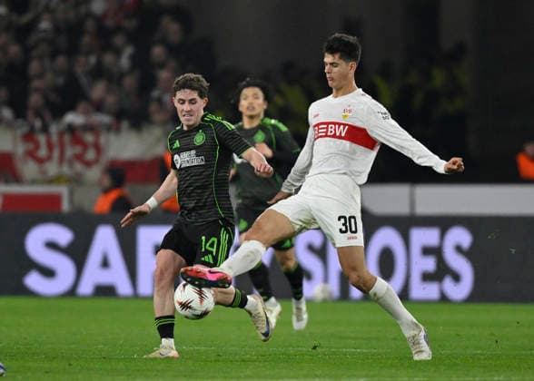 One-on-one, action Jose Maria Chema Andres Baixauli VfB Stuttgart 30 vs Luce McCowan Celtic Glasgow FC 14 VfB Stuttgart vs Celtic Glasgow FC EUROPA LEAGUE EL 26 02 2026 DFL REGULATIONS PROHIBIT ANY USE OF PHOTOGRAPHS AS IMAGE SEQUENCES AND OR QUASI VIDEO VfB Stuttgart vs Celtic Glasgow FC EL