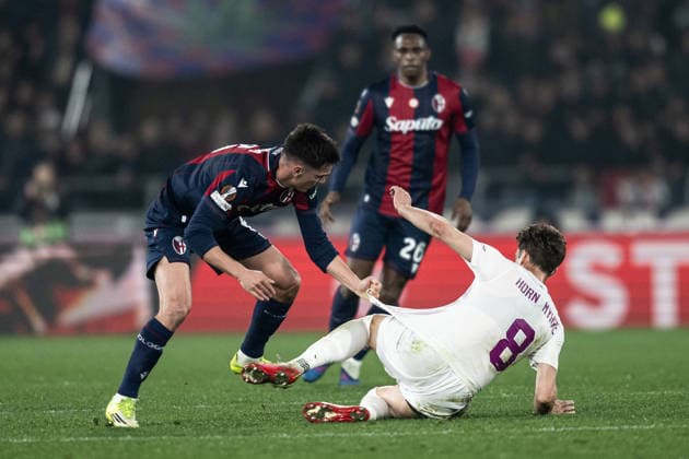 260226 Nikola Moro of Bologna and Felix Horn Myhre of Brann during the UEFA Europa League football match between Bologna and Brann on February 26, 2026 in Bologna Photo Marius Simensen BILDBYRAN COP 238 MM0058 bbeng fotboll football soccer fotball uefa europa league brann bologna  Copyright: MARIUSxSIMENSEN BB260226ZR007