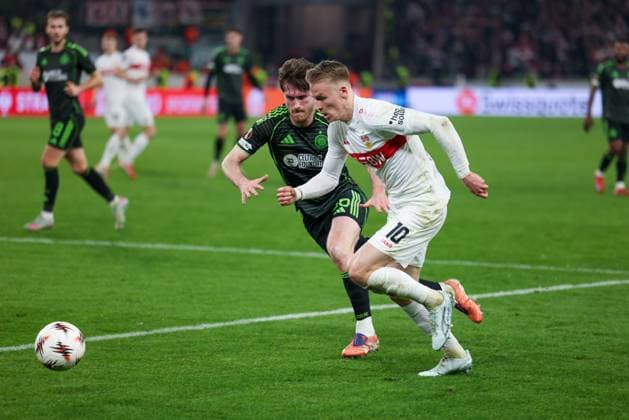 Chris Fuehrich 10 VfB Stuttgart in action against Anthony Ralston 56 Celtic Glasgow FC , VfB Stuttgart vs Celtic Glasgow FC, Football, Men, UEFA Europa League, Season 2025 2026, Play off, Round 2 of 2, 26 02 2026 Stuttgart Baden Wuerttemberg Germany Copyright: xkolbert-press MartinxAgüerax