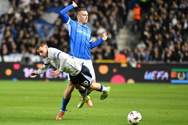 Genk s Daan Heymans and Dinamo s Gabriel Vidovic pictured in action during a soccer game between Belgian team KRC Genk and Croatian GNK Dinamo Zagreb, Thursday 26 February 2026 in Genk, in the play-off for the knockout phase of the UEFA Europa League tournament. Genk won the first leg 1-3. JILLxDELSAUX  x165467901x