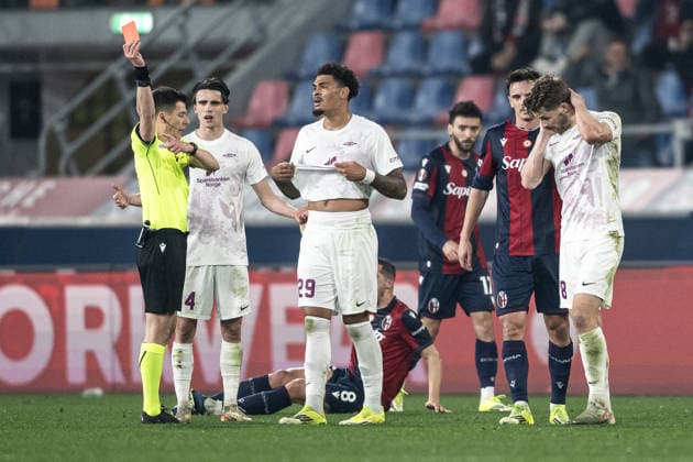 260226 Jacob Sorensen of Brann receives a red card during the UEFA Europa League football match between Bologna and Brann on February 26, 2026 in Bologna Photo Marius Simensen BILDBYRAN COP 238 MM0058 bbeng fotboll football soccer fotball uefa europa league brann bologna  Copyright: MARIUSxSIMENSEN BB260226ZQ010