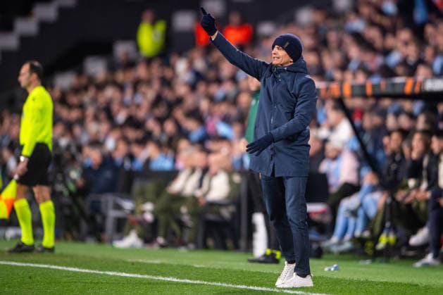 February 26, 2026, Vigo, Guimaraes, Spain: Razvan Lucescu head coach of PAOK is seen on action during the UEFA Europa League 2025 26 Knockout Play-off Second Leg match between Real Club Celta and PAOK FC at Estadio Balaidos on February 26, 2026 in Vigo, Spain. Real Club Celta V PAOK FC - UEFA Europa League 2025 26 Knockout Play-Off Second Leg  - ZUMAl192 20260226_zsp_l192_030 Copyright: xMiguelxLemosx
