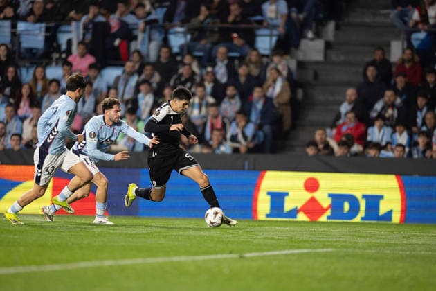 February 26, 2026, Vigo, Vigo, Spain: Vigo, SPAIN - February 26, 2026 Dimitrios Chatsidis of PAOK in action during the UEFA Europa League match between Celta Vigo and Paok at EstoÂ¡dio de Balaidos Uefa Europa League Celta Vigo X Paok  - ZUMAe141 20260226_zsp_e141_008 Copyright: xLuisxEirasx