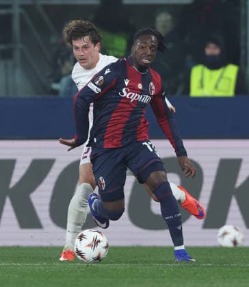 Bologna™s Jonathan Rowe fight for the ball with Brann™s Denzel De Roeve during the UEFA Europa League soccer match between Bologna and Brann at the Renato Dall™Ara Stadium in Bologna, north Italy - Thursday, February 26, 2026  Copyright: xGiannixSantandrea LaPressex