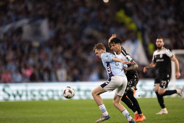 February 26, 2026, Vigo, Vigo, Spain: Vigo, SPAIN - February 26, 2026 IonuAÂ£ Andrei Radu of Celta Vigo and Jorge Sanchez of PAOK in action during the UEFA Europa League match between Celta Vigo and Paok at EstoÂ¡dio de Balaidos Vigo Spain - ZUMAe141 20260226_zsp_e141_010 Copyright: xLuisxEirasx
