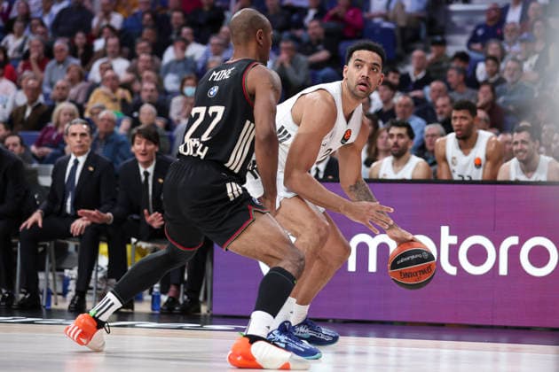 February 26, 2026, Madrid, Madrid, Spain: Isiaha Mike of FC Bayern Munich and Trey Lyles of Real Madrid in action during the Turkish Airlines EuroLeague Regular Season Round 29 match between Real Madrid and FC Bayern Munich at Movistar Arena on February 26, 2026, in Madrid, Spain. Real Madrid V FC Bayern Munich - Turkish Airlines EuroLeague  - ZUMAa181 20260226_zaa_a181_052 Copyright: xIrinaxR.xHipolitox