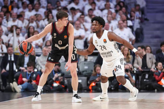 February 26, 2026, Madrid, Madrid, Spain: Neno Dimitrijevic of FC Bayern Munich and Andres Feliz of Real Madrid in action during the Turkish Airlines EuroLeague Regular Season Round 29 match between Real Madrid and FC Bayern Munich at Movistar Arena on February 26, 2026, in Madrid, Spain. Real Madrid V FC Bayern Munich - Turkish Airlines EuroLeague  - ZUMAa181 20260226_zaa_a181_053 Copyright: xIrinaxR.xHipolitox