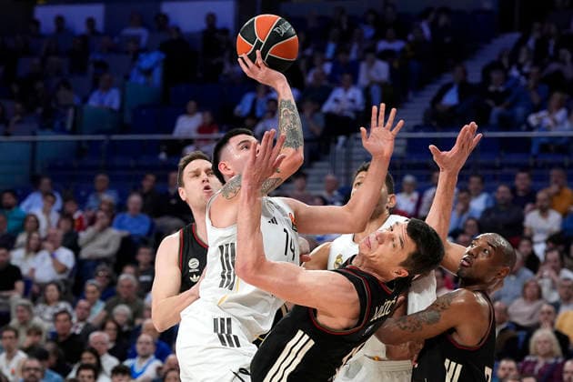 REAL MADRID v FC BAYERN MUNICH. EUROLEAGUE 2025 2026. REGULAR SEASON. ROUND 29. Real Madrid s Gabriel Deck (l) and FC Bayern Munich s Vladimir Lucic during Euroleague Regular Season Round 29 match. February 26, 2026. (ALTERPHOTOS Acero) MadridSpain  Copyright: xAcerox