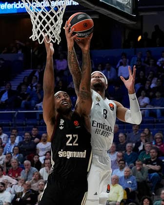 REAL MADRID v FC BAYERN MUNICH. EUROLEAGUE 2025 2026. REGULAR SEASON. ROUND 29. Real Madrid s Chuma Okeke (r) and FC Bayern Munich s Isiaha Mike during Euroleague Regular Season Round 29 match. February 26, 2026. (ALTERPHOTOS Acero) MadridSpain  Copyright: xAcerox