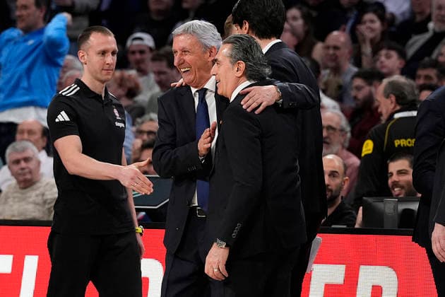 Real Madrid s coach Sergio Scariolo (r) and FC Bayern Munich s coach Svetislav Pesic after Euroleague Regular Season Round 29 match. February 26, 2026. (20260226353)