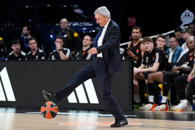 FC Bayern Munich s coach Svetislav Pesic during Euroleague Regular Season Round 29 match. February 26, 2026. (20260226130)