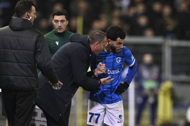 Genk s head coach Nicky Hayen and Genk s Zakaria El Ouahdi pictured during a soccer game between Belgian team KRC Genk and Croatian GNK Dinamo Zagreb, Thursday 26 February 2026 in Genk, in the play-off for the knockout phase of the UEFA Europa League tournament. Genk won the first leg 1-3. JOHAN EYCKENS JohanxEyckens  x165493304x