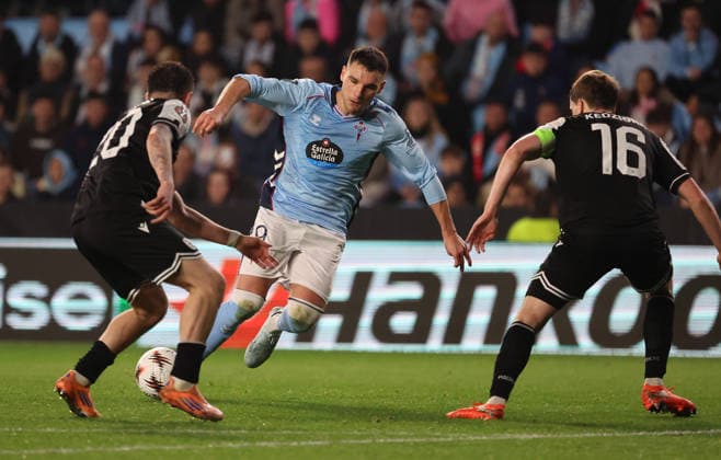 ESP, EuropaLeague, Real Celta v PAOK, 26 February 2026 Ferran Jutgla of Real Club Celta de Vigo in action during the UEFA Europe League KO play off, 2st leg between Real Club Celta de Vigo and PAOK Thessalonik at Stadium Municipal Balaidos on February 26 ,2026 in Vigo (Spain) (Photo by Luis de la Mata SportPix Sipa USA Vigo Stadium Municipal Balaidos Galicia Spain Copyright: xLuisxdexlaxMatax xsportPix.org.ux