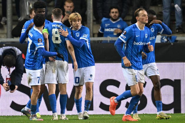 260226 KRC Genk vs Dinamo Zagreb Junya Ito (10) of Genk celebrates after scoring the 2-3 goal pictured during the second leg game in the Uefa Europa League season 2025-2026 Knock Out Phase between KRC Genk and Dinamo Zagreb from Croatia on February 27 , 2026 in Genk, Belgium. (Photo by David Catry Isosport) Genk Belgium  Copyright: xDavidxCatryx 20260227DC2_3584