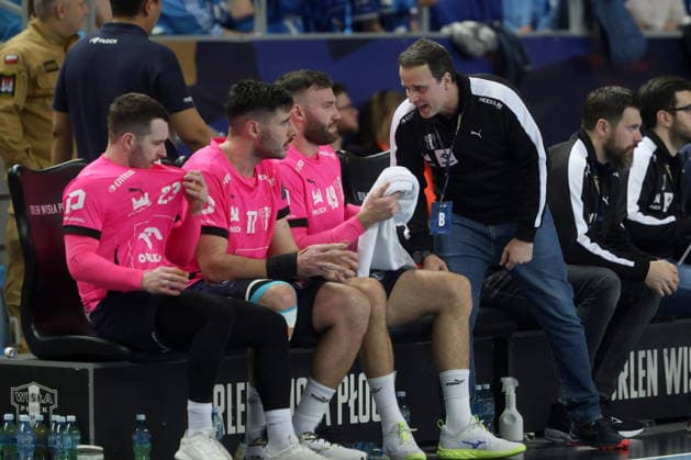 Plock 26.02.2026 Liga mistrzow pilka reczna mezczyzn faza grupowa sezon 2025 26 --- Group Chase mens handball EHF Champions League Orlen Wisla Plock - SC Magdeburg Miha Zarabec Abel Serdio Zoltan Szita trener Xavi Sabate Caviedes Fot. Marcin Solarz FotoPyK NEWSPIX.PL --- newspix.pl 