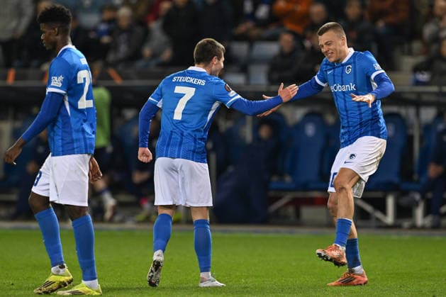 260226 KRC Genk vs Dinamo Zagreb Daan Heymans (38) of Genk celebrates with Jarne Steuckers (7) of Genk after scoring the 3-3 equalizer goal pictured during the second leg game in the Uefa Europa League season 2025-2026 Knock Out Phase between KRC Genk and Dinamo Zagreb from Croatia on February 27 , 2026 in Genk, Belgium. (Photo by David Catry Isosport) Genk Belgium  Copyright: xDavidxCatryx 20260227DC2_4062