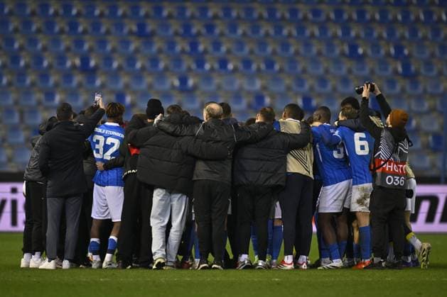 Genk s players after winning a soccer game between Belgian team KRC Genk and Croatian GNK Dinamo Zagreb, Thursday 26 February 2026 in Genk, in the play-off for the knockout phase of the UEFA Europa League tournament. Genk won the first leg 1-3. JOHAN EYCKENS JohanxEyckens  x165500319x