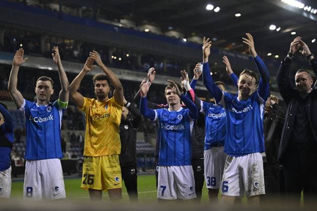 Genk s Bryan Heynen, Genk s goalkeeper Tobias Lawal, Genk s Jarne Steuckers and Genk s Matte Smets celebrate after winning a soccer game between Belgian team KRC Genk and Croatian GNK Dinamo Zagreb, Thursday 26 February 2026 in Genk, in the play-off for the knockout phase of the UEFA Europa League tournament. Genk won the first leg 1-3. JOHAN EYCKENS JohanxEyckens  x165503781x
