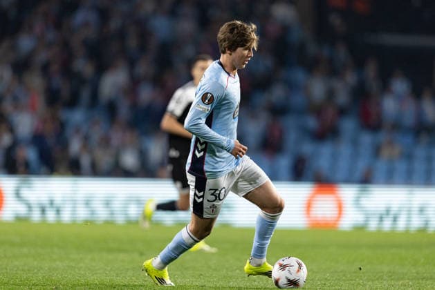 For Lopez seen during UEFA Europa League knock out play off game between teams of RC Celta de Vigo and PAOK FC at Estadio de Balaidos (Maciej Rogowski Ball Raw Images PT) Vigo Estadio de Balaidos Spain Copyright: xMaciejxRogowskix _ROG7720