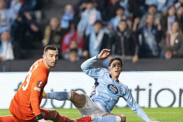 Antonis Tsiftsis and Marcos Alonso seen during UEFA Europa League knock out play off game between teams of RC Celta de Vigo and PAOK FC at Estadio de Balaidos (Maciej Rogowski Ball Raw Images PT) Vigo Estadio de Balaidos Spain Copyright: xMaciejxRogowskix _ROG7974