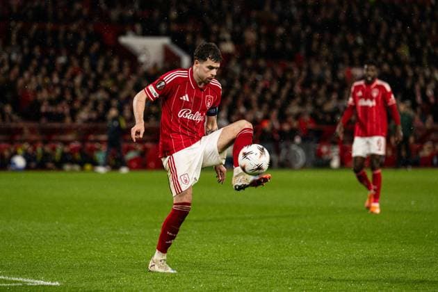 26th February 2026; The City Ground, Nottingham, England; UEFA Europa League Football, Nottingham Forest versus Fenerbahce; Neco Williams of Nottingham Forest controls the ball  GodfreyxPitt Content restricted for UK based newspaper