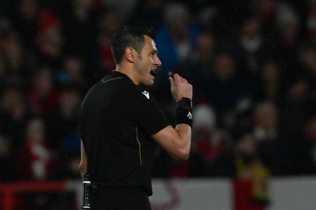 Nottingham Forest v Fenerbahce - UEFA Europa League NOTTINGHAM, UNITED KINGDOM - FEBRUARY 26: Referee Maurizio Mariani leads the UEFA Europa League round of 16 play-off match between Nottingham Forest and Fenerbahce at City Ground Stadium in Nottingham, United Kingdom on February 26, 2026. Rasid Necati Aslim Anadolu Nottingham United Kingdom. Editorial use only. Please get in touch for any other usage.  Copyright: x2026xAnadoluxRasidxNecatixAslimx