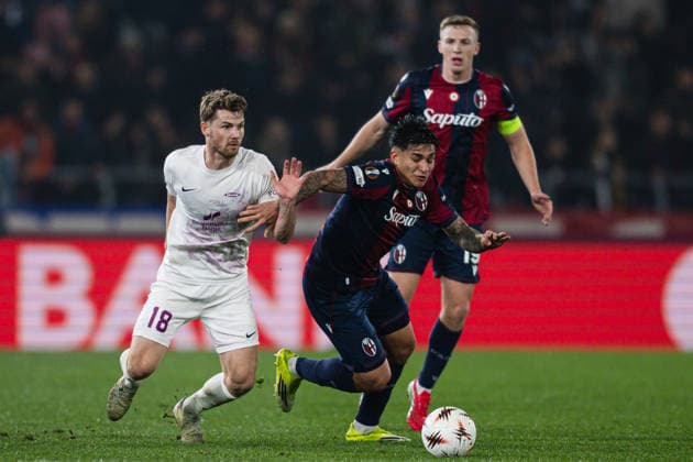 260226 Jacob Sorensen of Brann and Santiago Thomas Castro of Bologna during the UEFA Europa League football match between Bologna and Brann on February 26, 2026 in Bologna Photo Marius Simensen BILDBYRAN COP 238 MM0058 bbeng bologna brann football fotball fotboll soccer uefa europa league  Copyright: MARIUSxSIMENSEN BB260226ZH027