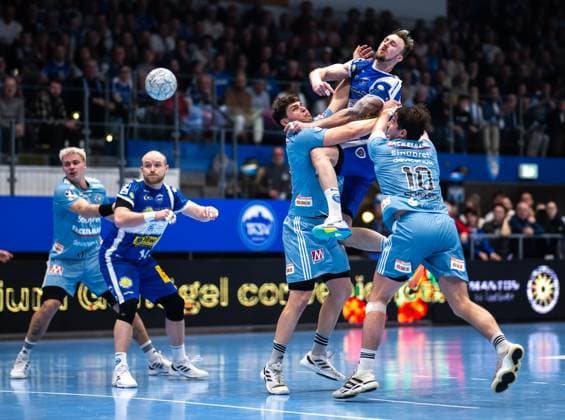 DAIKIN HBL HANDBALL MEN 1 BL 23 GAME DAY THSV EISENACH HC ERLANGEN FOR EDITORIAL PURPOSES ONLY p 26 02 2026 Eisenach DAIKIN HBL Handball 1 Bundesliga Men Season 2025 2026 23 Matchday Werner Assmann Halle ThSV Eisenach HC Erlangen in photo Dominik Solak 30 ThSV Eisenach in duel with Florian Scheerer 10 HC Erlangen and Tobias Buck 39 HC Erlangen Germany Thuringia Eisenach Copyright SaschaxFromm Copyright: SaschaxFromm doc84r2hg5zsn81g3jb5fw9 ,EDITORIAL USE ONLY Copyright: SaschaxFromm