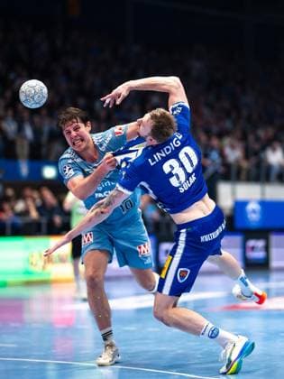 DAIKIN HBL HANDBALL MEN 1 BL 23 GAME DAY THSV EISENACH HC ERLANGEN FOR EDITORIAL PURPOSES ONLY p 26 02 2026 Eisenach DAIKIN HBL Handball 1 Bundesliga Herren Saison 2025 2026 23 Spieltag Werner Assmann Halle ThSV Eisenach HC Erlangen im Foto Dominik Solak 30 ThSV Eisenach in duel with Florian Scheerer 10 HC Erlangen Germany Thüringen Eisenach Copyright SaschaxFromm Copyright: SaschaxFromm doc84r2hfk84gz1fsk0mfyg ,EDITORIAL USE ONLY Copyright: SaschaxFromm