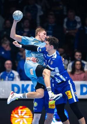DAIKIN HBL HANDBALL MEN 1 BL 23 GAME DAY THSV EISENACH HC ERLANGEN FOR EDITORIAL PURPOSES ONLY p 26 02 2026 Eisenach DAIKIN HBL Handball 1 Bundesliga Herren Saison 2025 2026 23 Spieltag Werner Assmann Halle ThSV Eisenach HC Erlangen im Foto Philipp Meyer 27 ThSV Eisenach in duel with Sander Andreassen overjordet 8 HC Erlangen Germany Thüringen Eisenach Copyright SaschaxFromm Copyright: SaschaxFromm doc84r2hm6c92f2yha3fwa ,EDITORIAL USE ONLY Copyright: SaschaxFromm