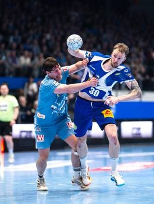 DAIKIN HBL HANDBALL MEN 1 BL 23 GAME DAY THSV EISENACH HC ERLANGEN FOR EDITORIAL PURPOSES ONLY p 26 02 2026 Eisenach DAIKIN HBL Handball 1 Bundesliga Herren Saison 2025 2026 23 Spieltag Werner Assmann Halle ThSV Eisenach HC Erlangen im Foto Dominik Solak 30 ThSV Eisenach in duel with Florian Scheerer 10 HC Erlangen Germany Thüringen Eisenach Copyright SaschaxFromm Copyright: SaschaxFromm doc84r2id27jlg11z1msfy5 ,EDITORIAL USE ONLY Copyright: SaschaxFromm