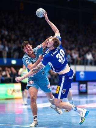 DAIKIN HBL HANDBALL MEN 1 BL 23 GAME DAY THSV EISENACH HC ERLANGEN FOR EDITORIAL PURPOSES ONLY p 26 02 2026 Eisenach DAIKIN HBL Handball 1 Bundesliga Herren Saison 2025 2026 23 Spieltag Werner Assmann Halle ThSV Eisenach HC Erlangen im Foto Dominik Solak 30 ThSV Eisenach in duel with Florian Scheerer 10 HC Erlangen Germany Thüringen Eisenach Copyright SaschaxFromm Copyright: SaschaxFromm doc84r2idmwg3rysuwdfwa ,EDITORIAL USE ONLY Copyright: SaschaxFromm