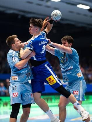 DAIKIN HBL HANDBALL MEN 1 BL 23 GAME DAY THSV EISENACH HC ERLANGEN FOR EDITORIAL PURPOSES ONLY p 26 02 2026 Eisenach DAIKIN HBL Handball 1 Bundesliga Herren Saison 2025 2026 23 Spieltag Werner Assmann Halle ThSV Eisenach HC Erlangen in the photo Oskar Joelsson 3 ThSV Eisenach in a duel with Viggo Kristjansson 73 HC Erlangen and Florian Scheerer 10 HC Erlangen Germany Thuringia Eisenach Copyright SaschaxFromm Copyright: SaschaxFromm doc84r2j8nby6pf9vzpftu ,EDITORIAL USE ONLY Copyright: SaschaxFromm